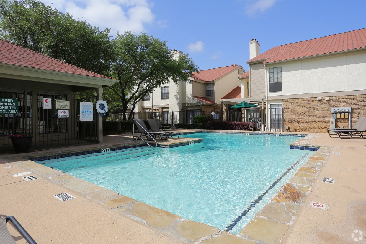 Fielder Crossing Apartments, 1727 Westview Terrace, Arlington, TX
